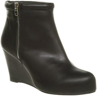  Nibble Wedge Black Leather 