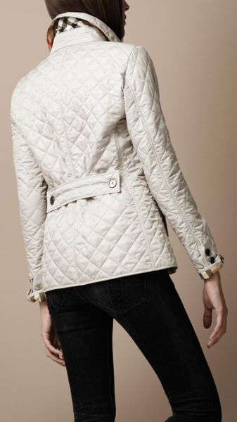 Burberry Brit Cinched Waist Quilted Jacket in Beige (trench) | Lyst
