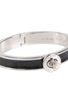 Marc By Marc Jacobs Turnlock Hinge Bangle - Lyst
