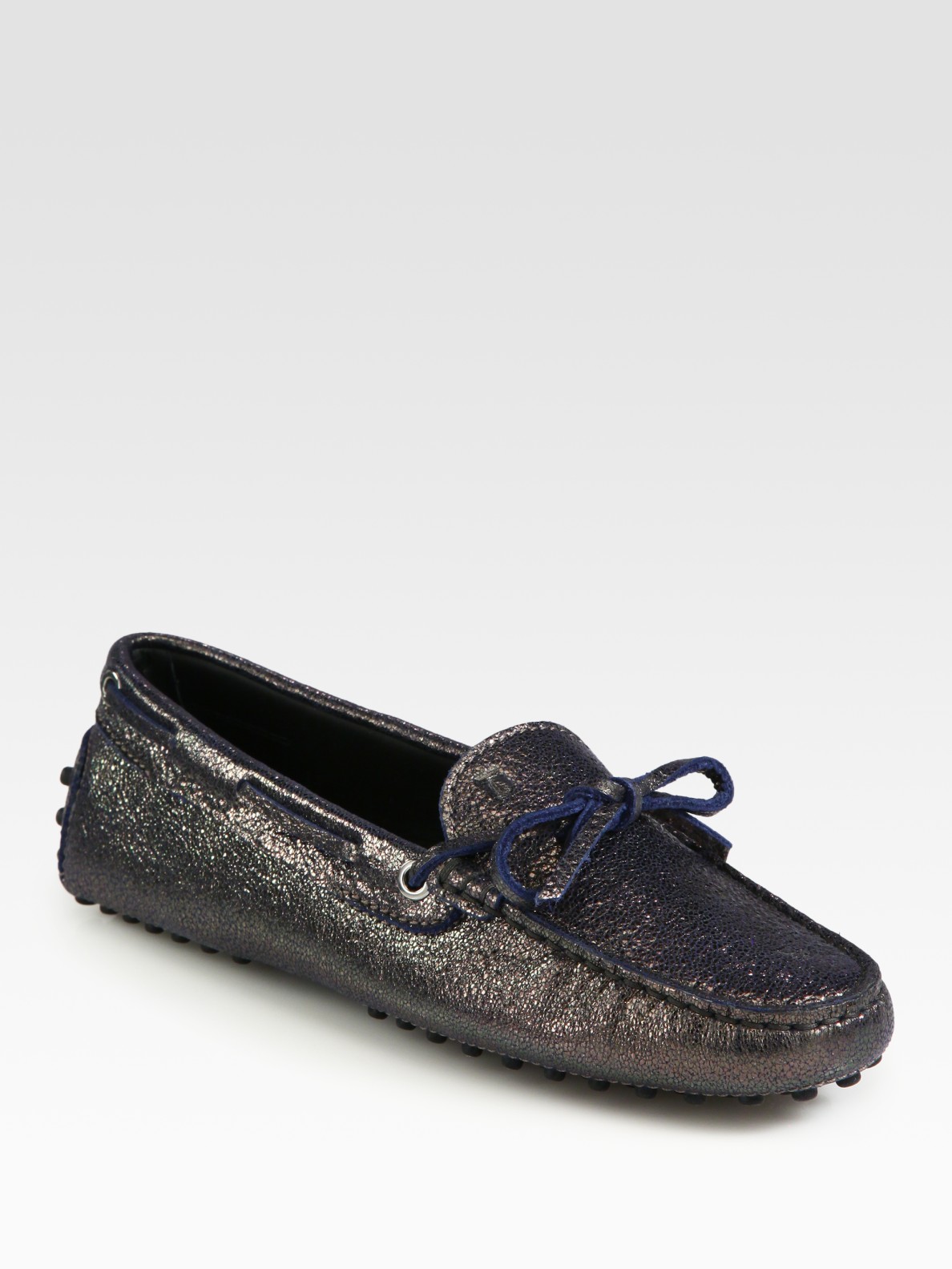 Tod's Bicolor Pebbled Metallic Leather Moccasin Loafers in Gray