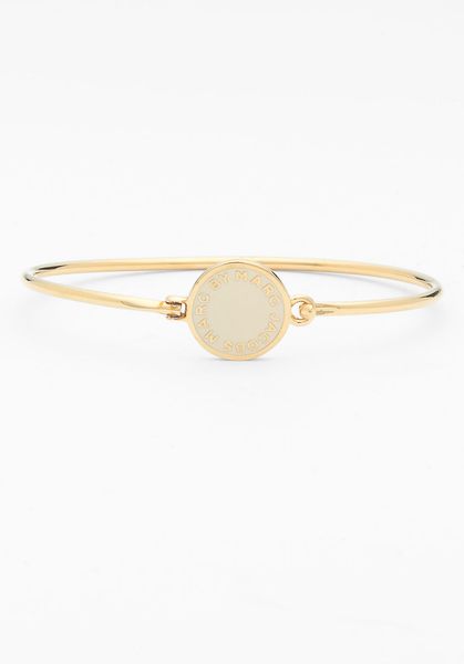 Marc By Marc Jacobs Classic Marc Disc Skinny Bangle in Beige (cream/ gold) - Lyst