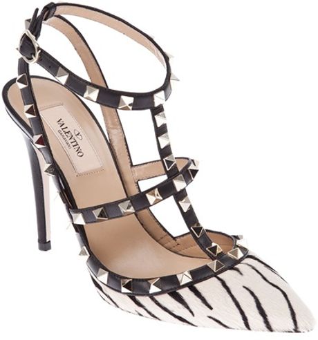 Valentino Studded Pump in Beige (cream) - Lyst