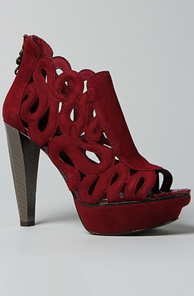 House Of Harlow The Bernadete Shoe in Raspberry Jam Suede in Purple (raspberry) - Lyst