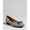 Isaac Mizrahi Pointed Toe Flats Deborah in Black (houndstooth) - Lyst