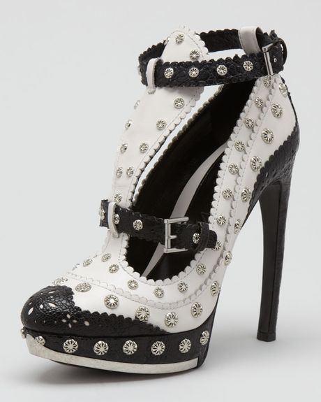 Alexander Mcqueen Studded Tstrap Pump in Black (black ivory) - Lyst
