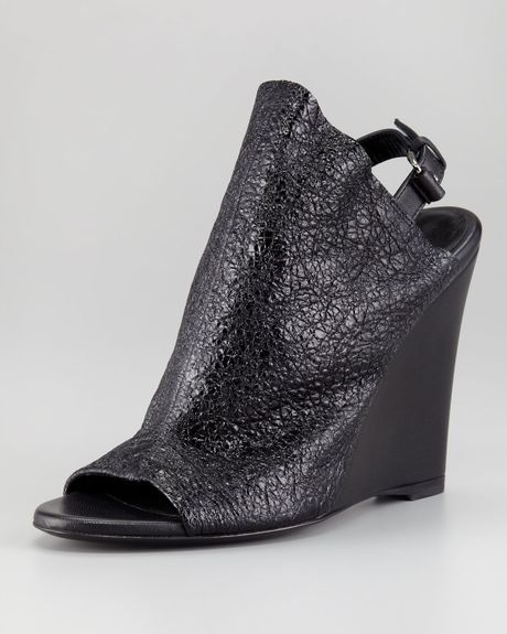 Balenciaga Cracked Lambskin Glove Wedge in Black - Lyst