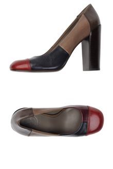 Tory Burch Closedtoe Slipons - Lyst