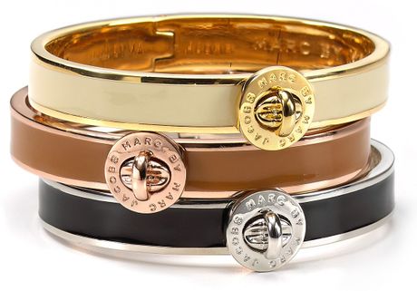 Marc By Marc Jacobs Turnlock Hinged Bangle in Pink (black silver) - Lyst