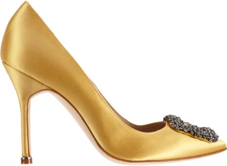 manolo blahnik hangisi 37