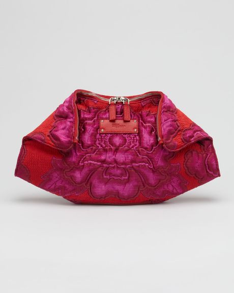 Alexander Mcqueen Demanta Big Flower Clutch in Red (pink red) - Lyst