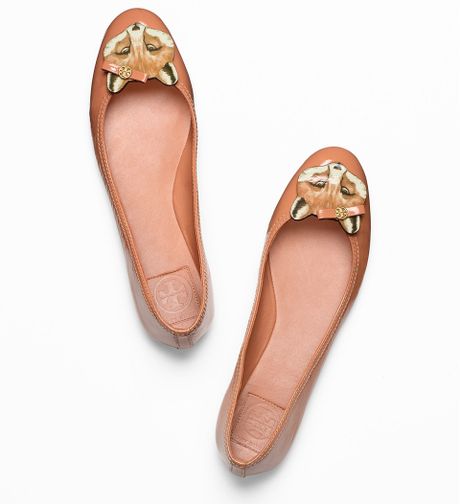 Tory Burch Leather Fox Ballet Flat in Brown (chestnut) - Lyst