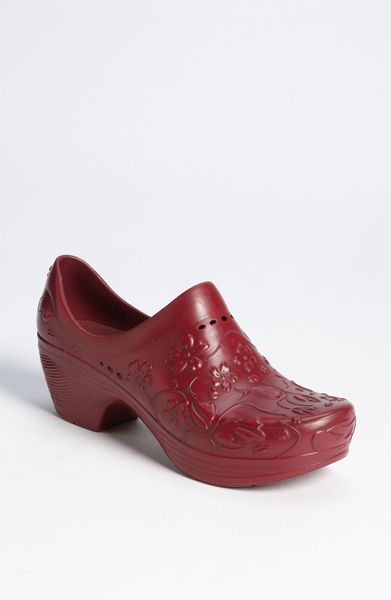 dansko pixie clogs