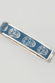Alexander McQueen Small Enamel Skull Bangle - Lyst