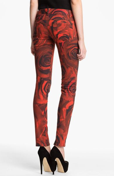 Alice + Olivia Rose Print Skinny Stretch Jeans in Orange (royal rose print) - Lyst