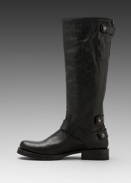 frye veronica zip back boot