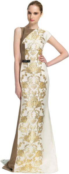 Carolina Herrera Ss Baroque Lamé Jacquard Gown with Silk Faille Paneling in White (gold/ivory) - Lyst