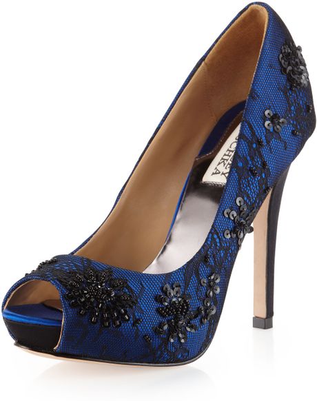 badgley mischka stella pump
