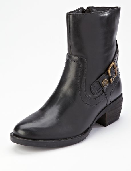 Hush PuppiesÂ® Hush Puppies Pennine Ankle Boots in Black