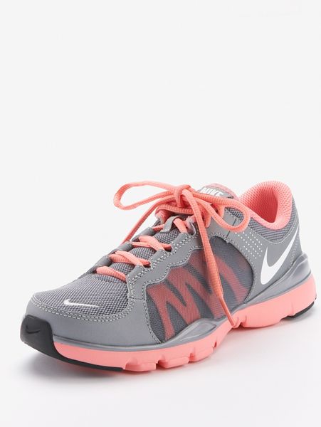 womens black nike flex trainers