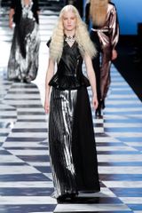 Viktor & Rolf Spring 2013 Runway Look 36