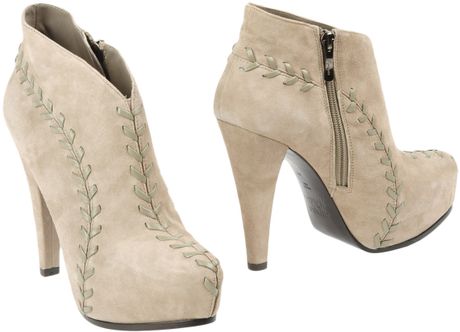 guess beige boots