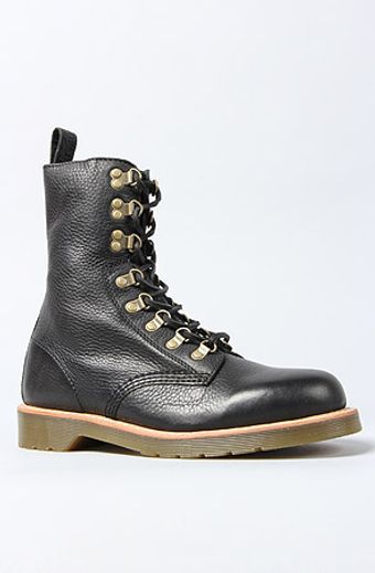 Dr. Martens The Wallis Tall Boot in Black - Lyst