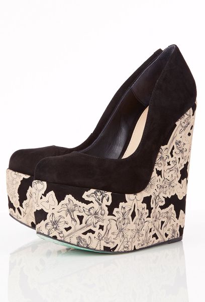 black lace up court shoes
