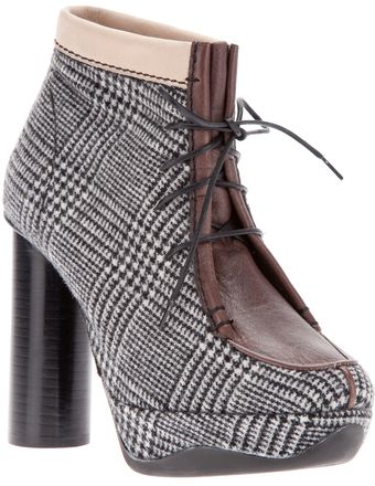 B Store Anne Prince Of Wales Boot - Lyst