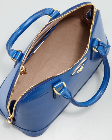 Prada Saffiano Promenade Handbag in Blue (bright royal blue) Prada Saffiano Promenade Handbag in Blue (bright royal blue)