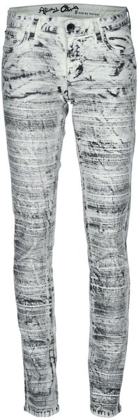 Alice + Olivia Acid Wash Skinny Jean - Lyst