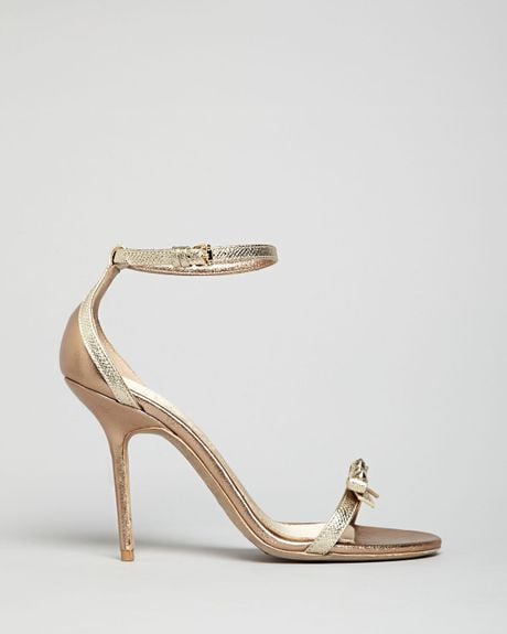 Burberry Sandals Willenmore High Heel in Gold (metallic trench) | Lyst