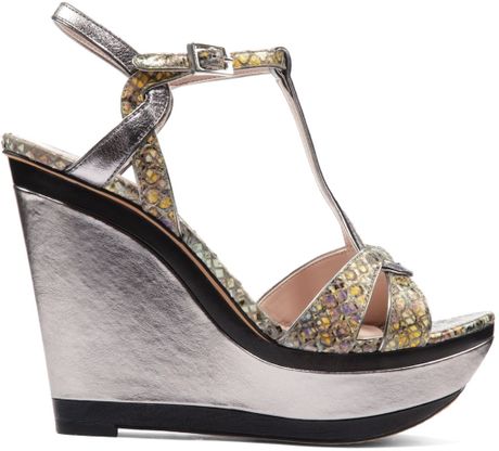 vince camuto tan wedges