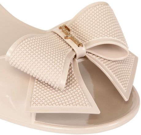 ferragamo nude flats