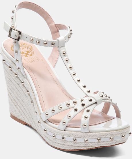 vince camuto white flat sandals