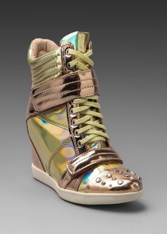 Boutique 9 Nevan Wedge Sneaker in Gold Hologram - Lyst