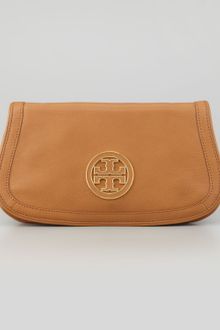 Tory Burch Amanda Logo Clutch Bag - Lyst
