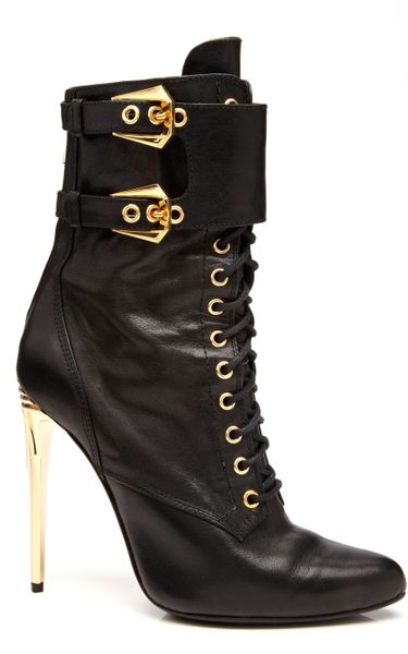 pointed toe black leather boots