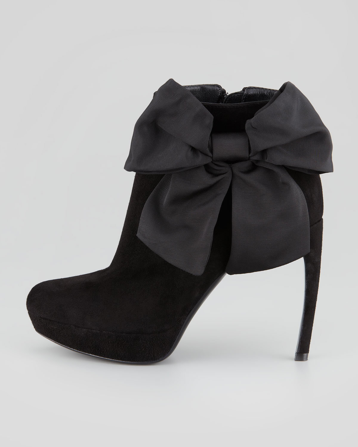 Shoeniverse: ALEXANDER MCQUEEN Bow 