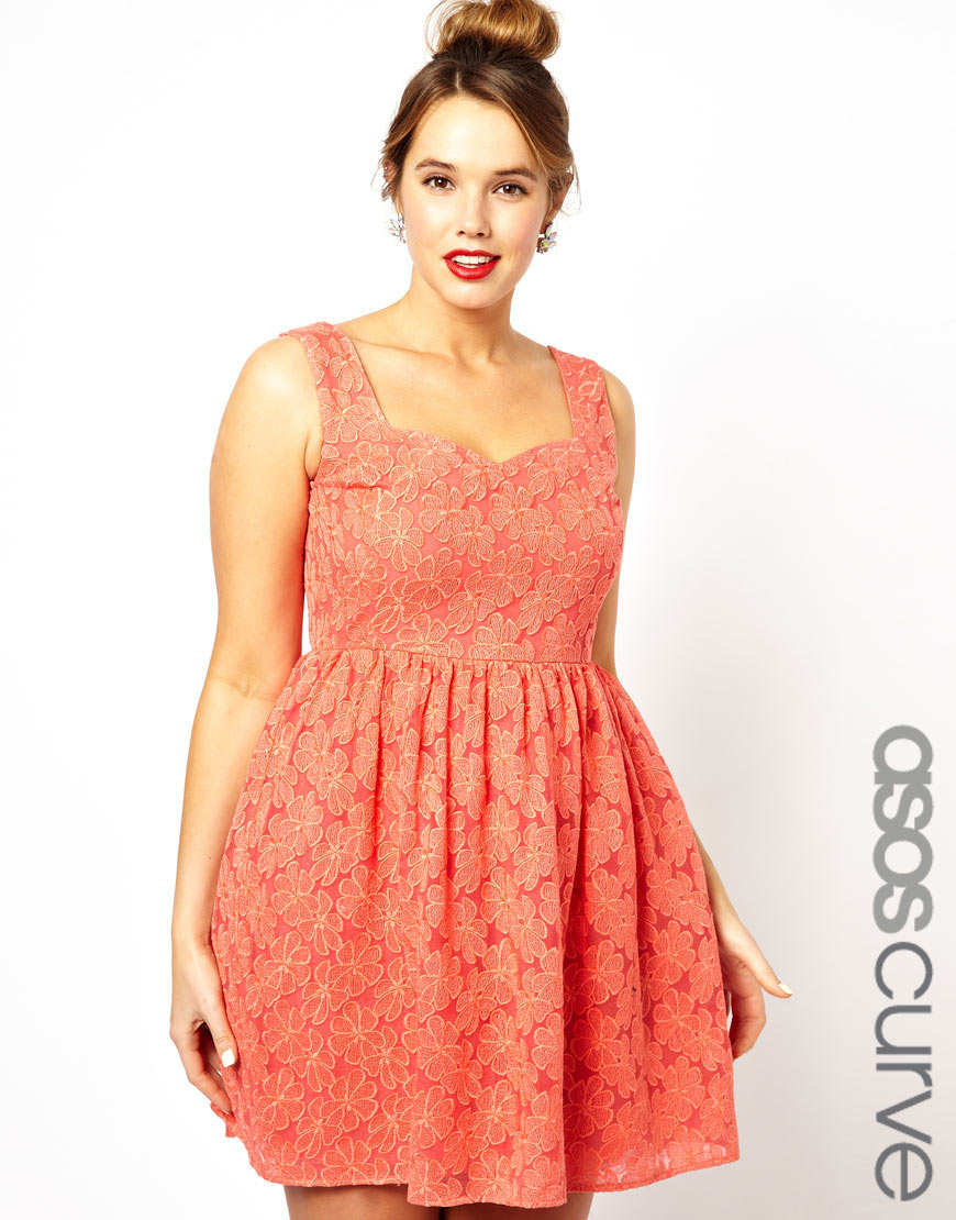 curve gowns