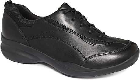 clarks in motion walking shoes