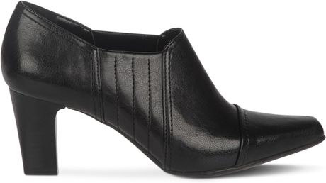 franco sarto shooties