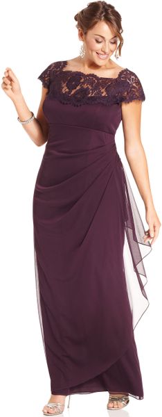 Xscape Xscape Plus Size Dress Capsleeve Lace Gown in Purple (Plum)