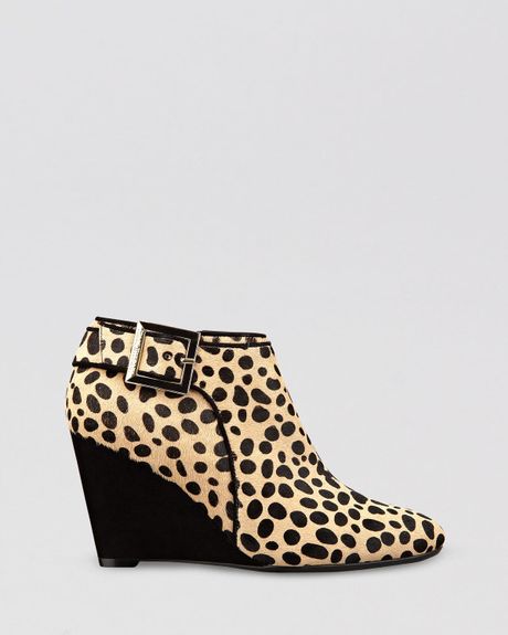 ... Mizrahi Wedge Booties Winona Leopard Print in Beige (Animal Haircalf