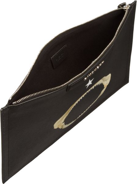 givenchy medium antigona pouch