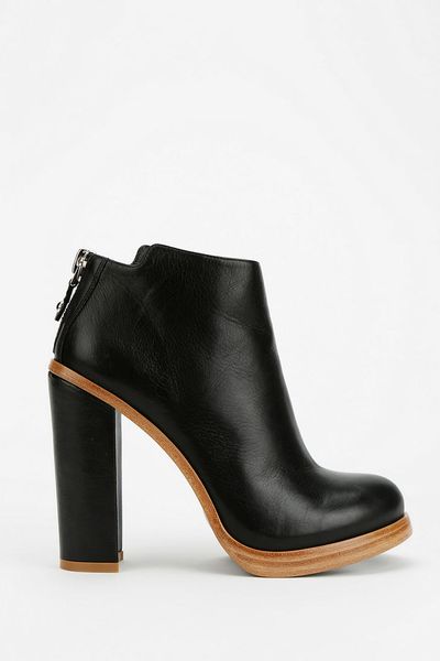 Urban Outfitters Dolce Vita Nissa Ankle Boot in Black | Lyst