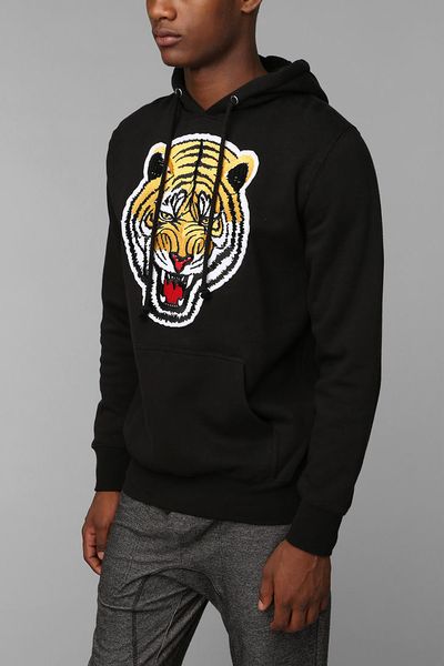 Urban Outfitters Undefeated Tiger Patch Pullover Hoodie Sweatshirt in ...