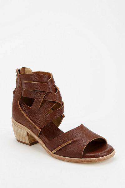Urban Outfitters Geewawa Braided Leather Sandal in Brown | Lyst
