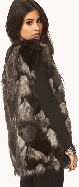 Forever 21 Luxe Faux Fur Vest in Gray (Blacktaupe)