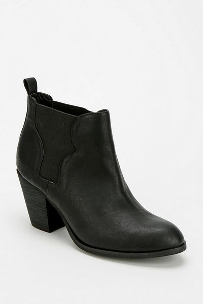 Urban Outfitters Ecote Western Heeled Ankle Boot in Black | Lyst