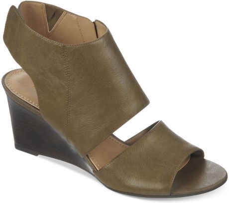 Franco Sarto Kressa Wedge Sandals in Green (Olive) | Lyst